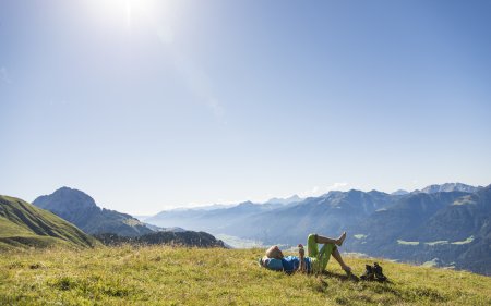 Entspannung in der Sonne mit Alpenblick